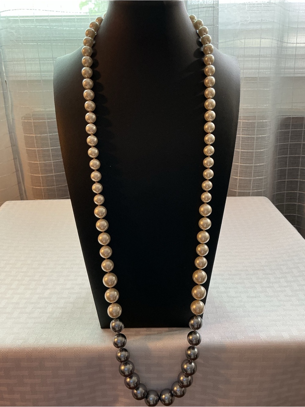 KJL Vintage Vintage Gray & White Glass Faux Pearl Hand Knotted Strand Necklace